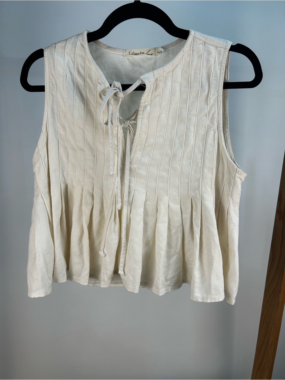 Liberty Love Cream Sleeveless Pleated Tie-Front Camisole